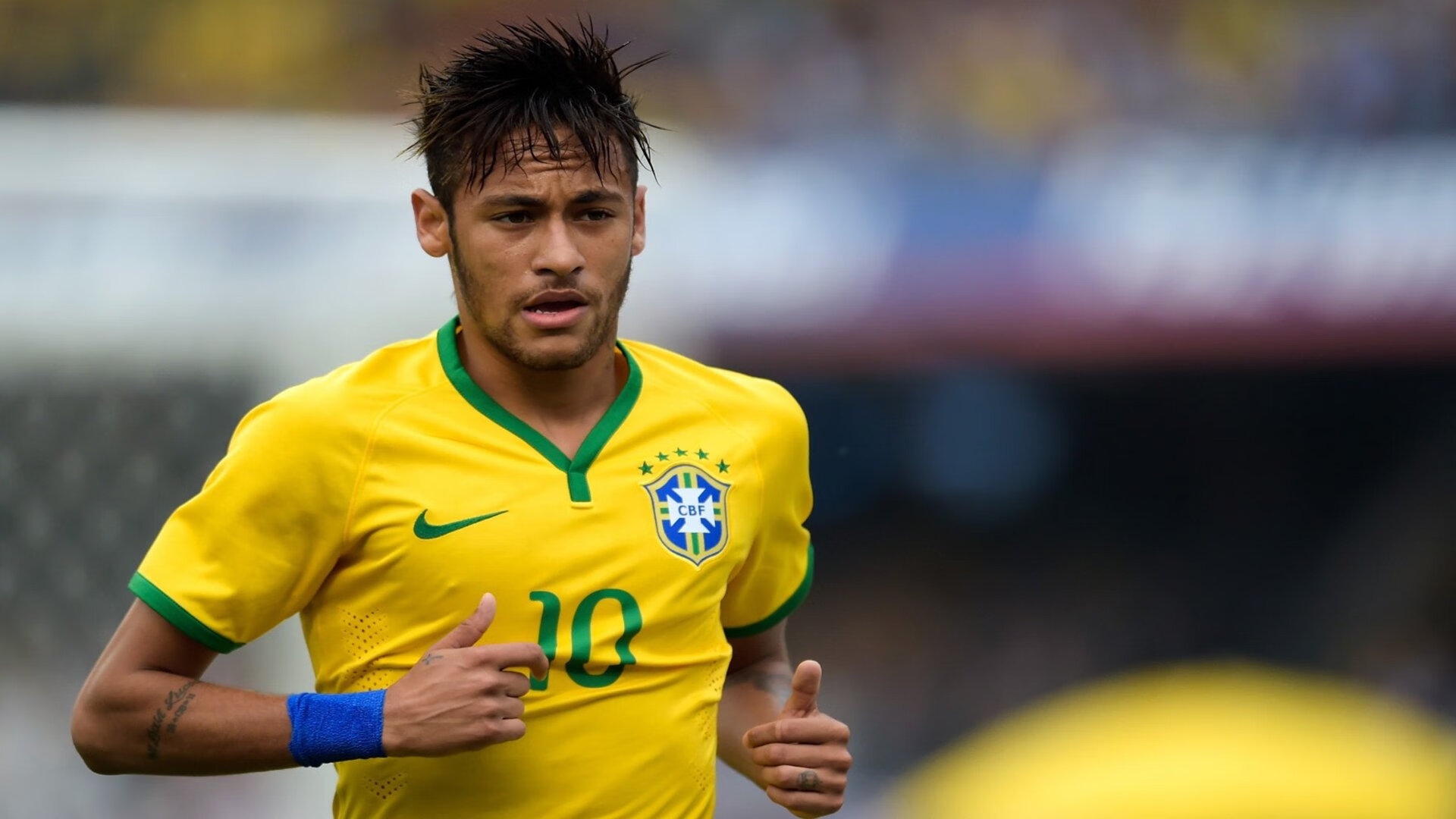 国足训练营引入体能数据监控,国足体能教练