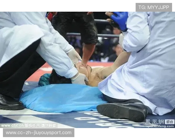 MMA旋转后拳精准命中，对手瞬间倒地