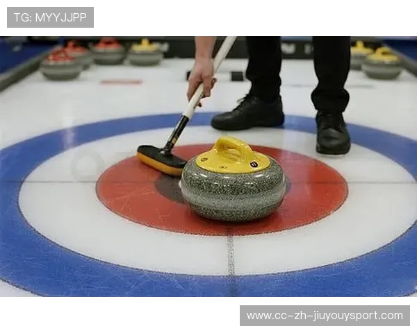 冰壶选手失误擦冰擦到自己站不稳，全场嘘声和笑声齐起